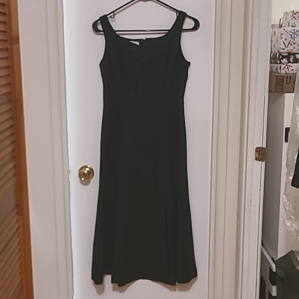 Sleeveless black dress